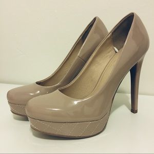 NWOT Faux Patent Nude Pumps